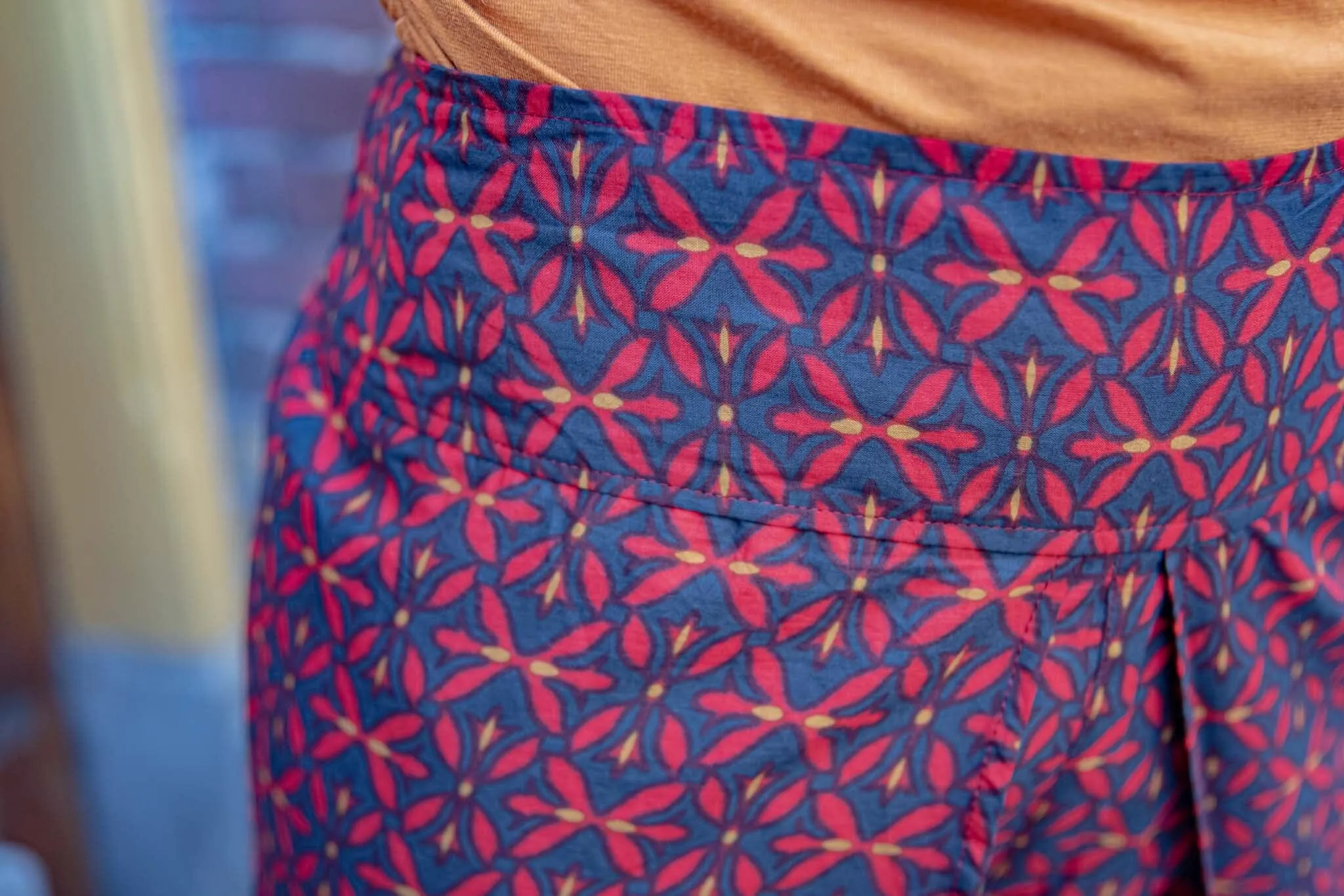 Happy suit- de enige echte- red. Surprise - boho pants & butterfly shirt